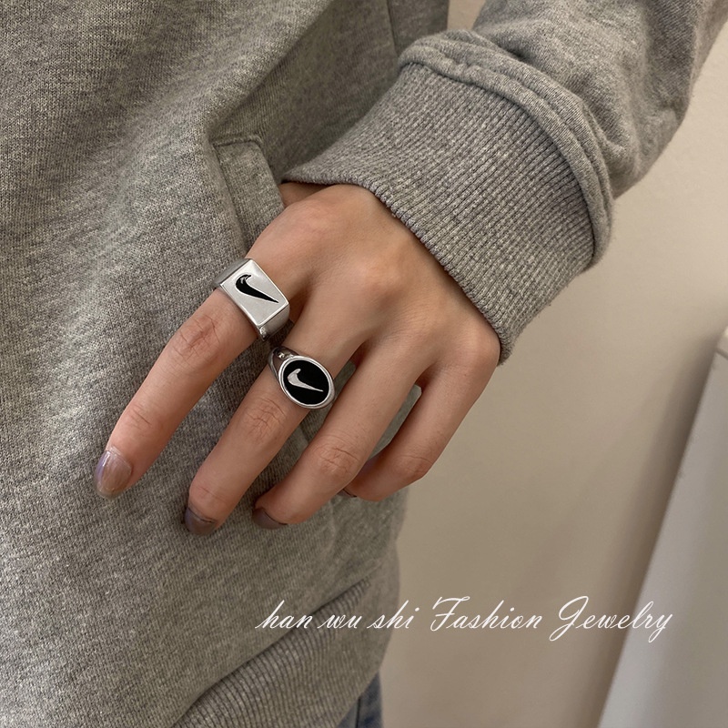 Set Cincin Model Terbuka Desain Tick Warna Silver Gaya Hip Hop Untuk Pasangan