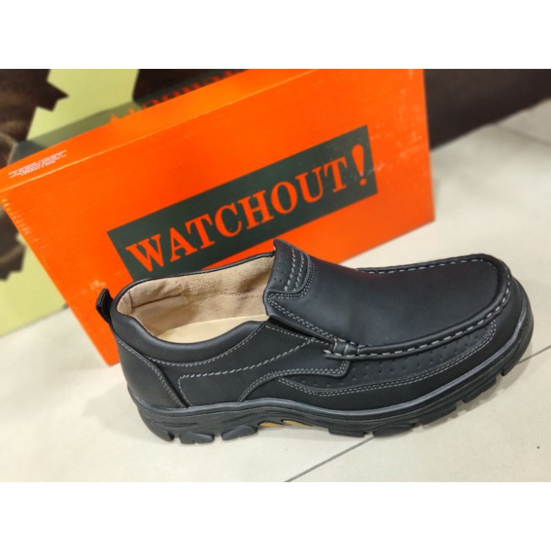 Watchout Sepatu Formal Detail Stitching