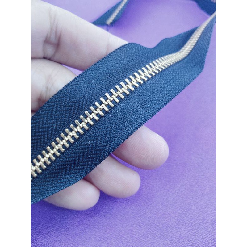 Resleting meteran YKK besi kuningan no. 5