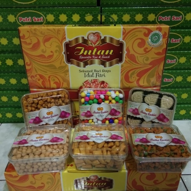 

Parcel Lebaran Putri Sari 6 macam snack