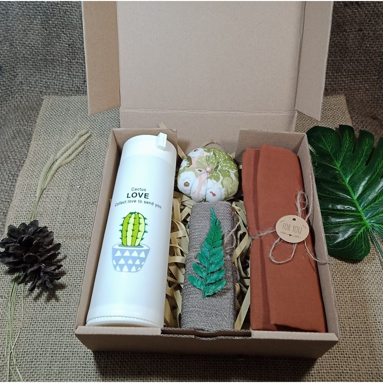 

GIFT BOX BOTTLE / HAMPERS BOTTLE / HADIAH ULANGTAHUN