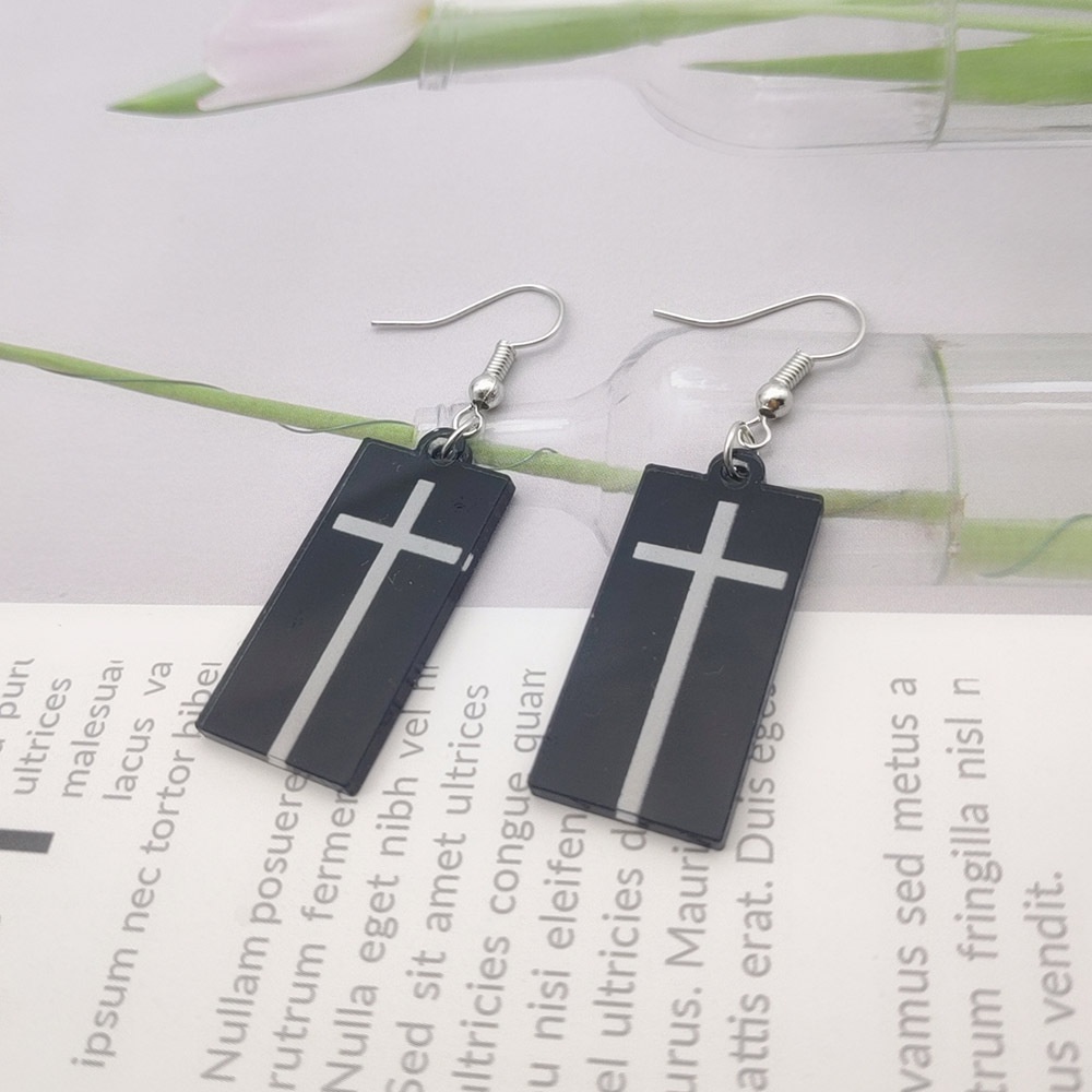 aaoottuuoo5.id Cod   Handmade Cross Pattern Acrylic Ear Clip Izana Kurokawa Hanafuda Tokyo Revengers Earrings Jewelry