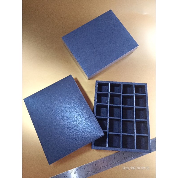 

box sekat 20 ( 3cm persekat dan tinggi 3cm ) tutup karton