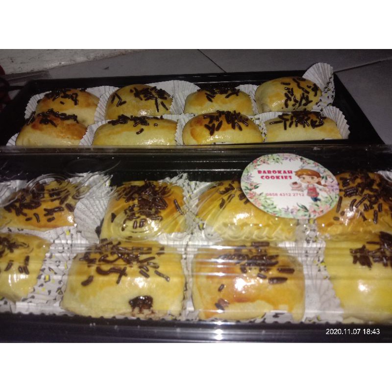 

bolen pisang barokah'zz cake & cookies