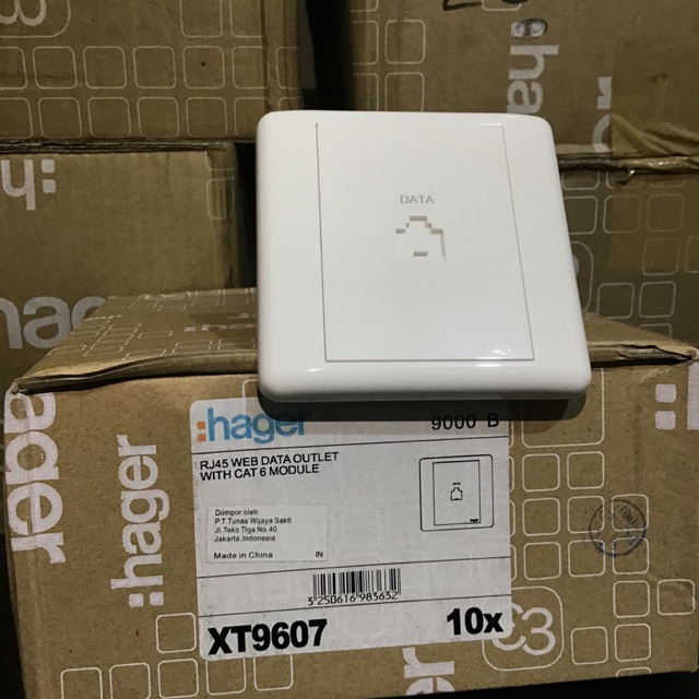 OUTLET DATA CAT 6 HAGER XT9607