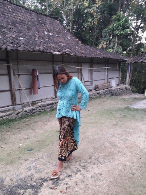 Batik Couple Brokat Pinguin Adelia Sanjaya