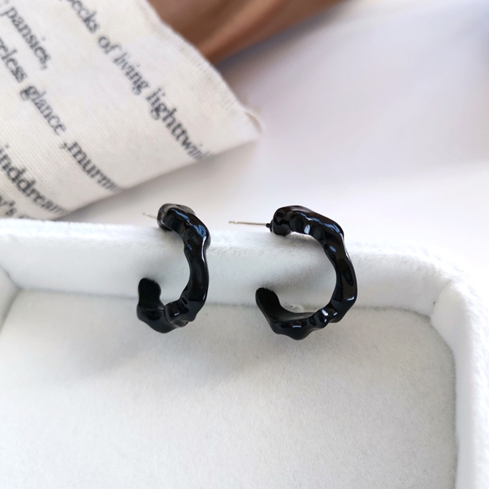 【COD Tangding】C-Shape Ear Stud Black White Color Earrings Fashion Jewelry Accessories