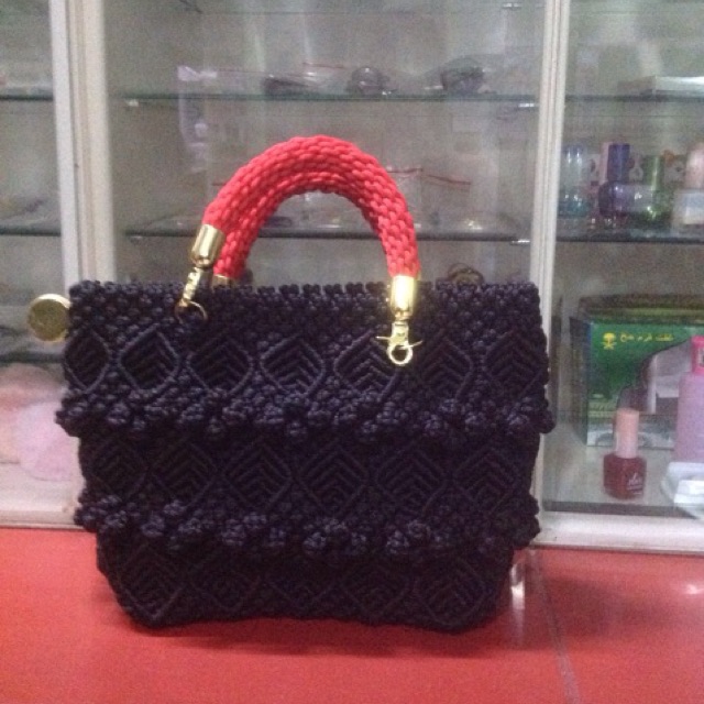 Tas pesta hitam  dan ungu tali kur