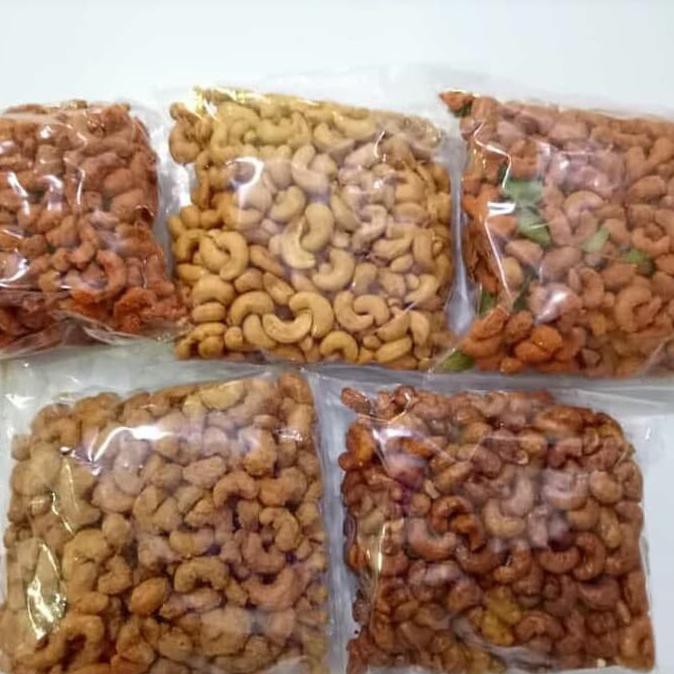 

Kacang Mete - Original Dafa.Olshop