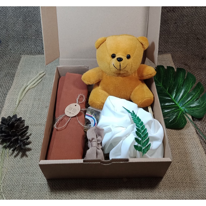 

GIFT BOX HIJAB / KADO ULANGTAHUN / HAMPERS HIJAB BARU