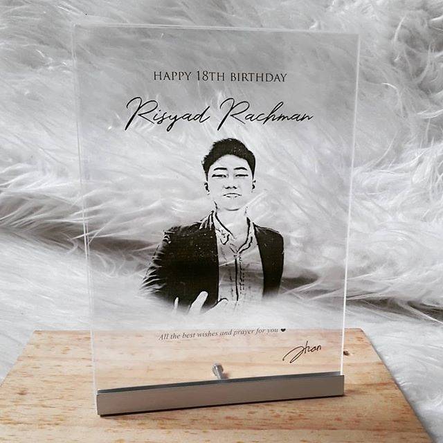 

Acrylic Frame Transparant BEST SELLER kado unik CUSTOM 1 hari jadi