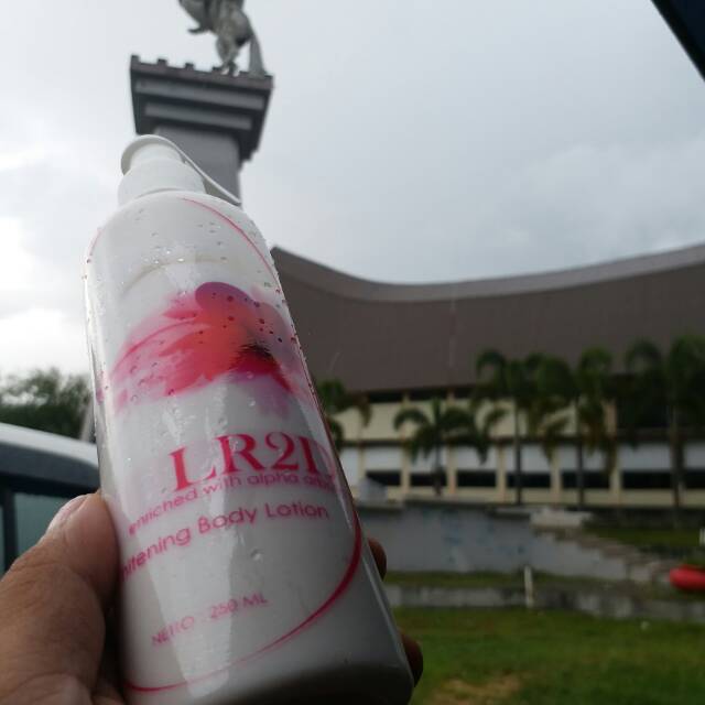 LR2D Whitening Body Lotion