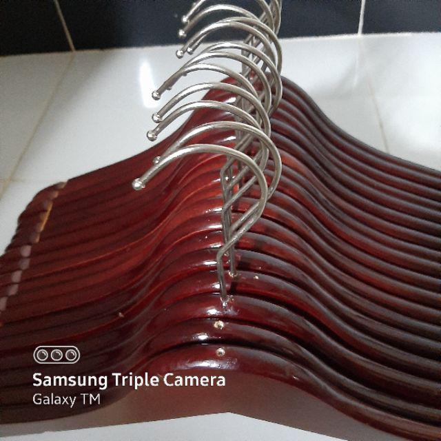 Hanger Kayu Palang Hitam