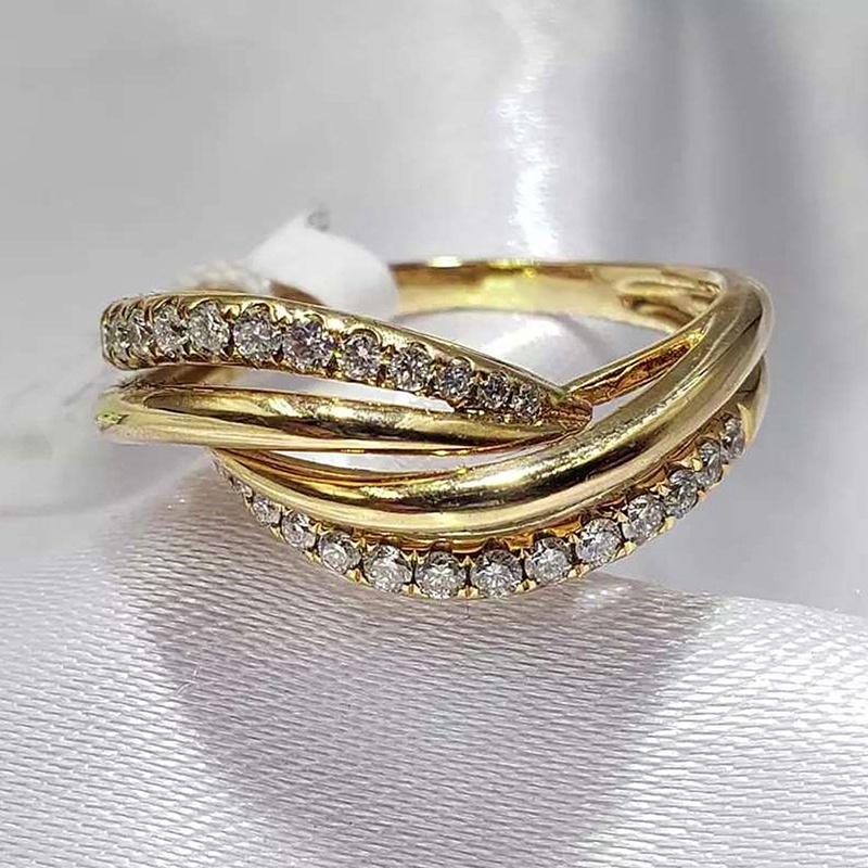 Cincin Warna Emas Aksen Cubic Zirconia Untuk Wanita