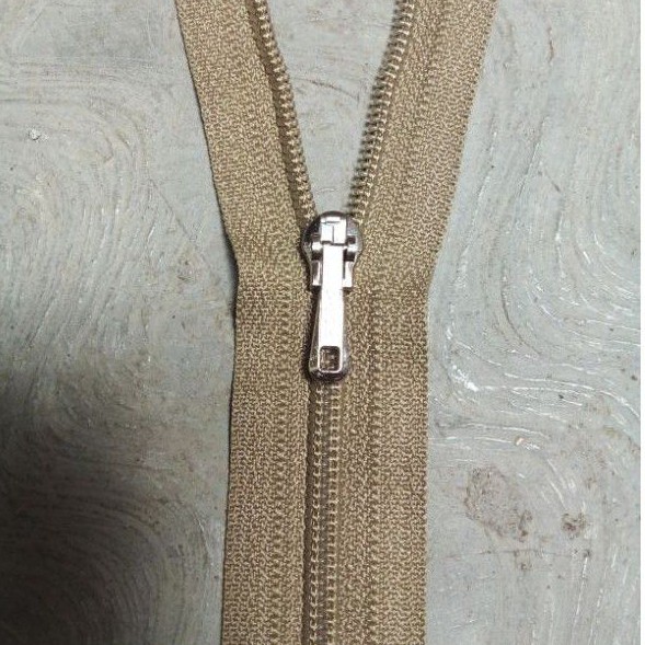 Resleting YKK 15 cm Krem Tua