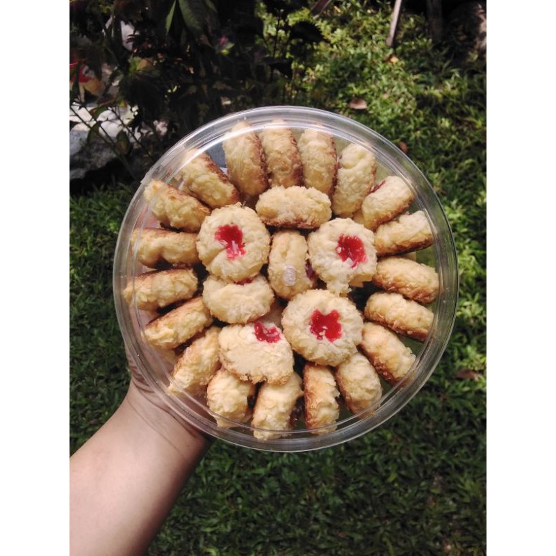 

Thumbprint Cookies / Strawberry