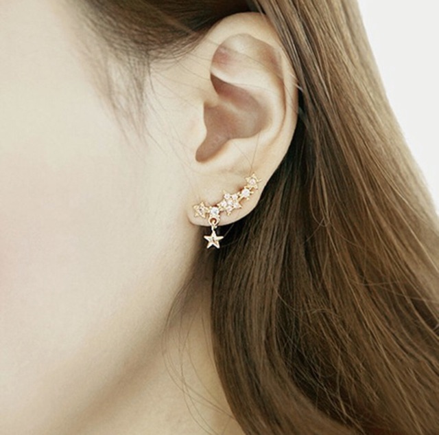 Anting empat bintang tindik