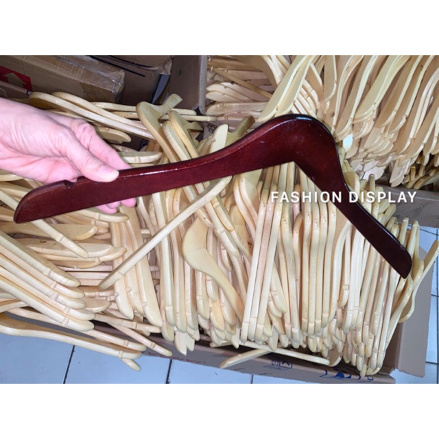 Hanger Kayu Dewasa Coklat Wallnut / Hanger Wood Tanpa Palang/Gantungan Baju Kayu(BH)