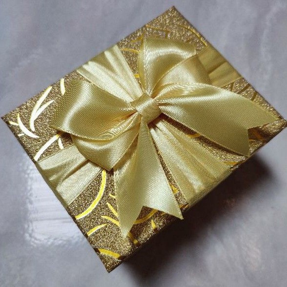 HardBox Kotak Kado Spesial Glitter Gold Motif Daun