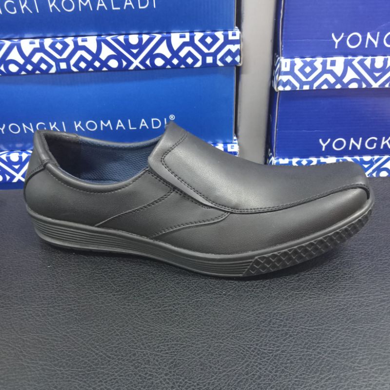 sepatu formal Yongki Komaladi /pria