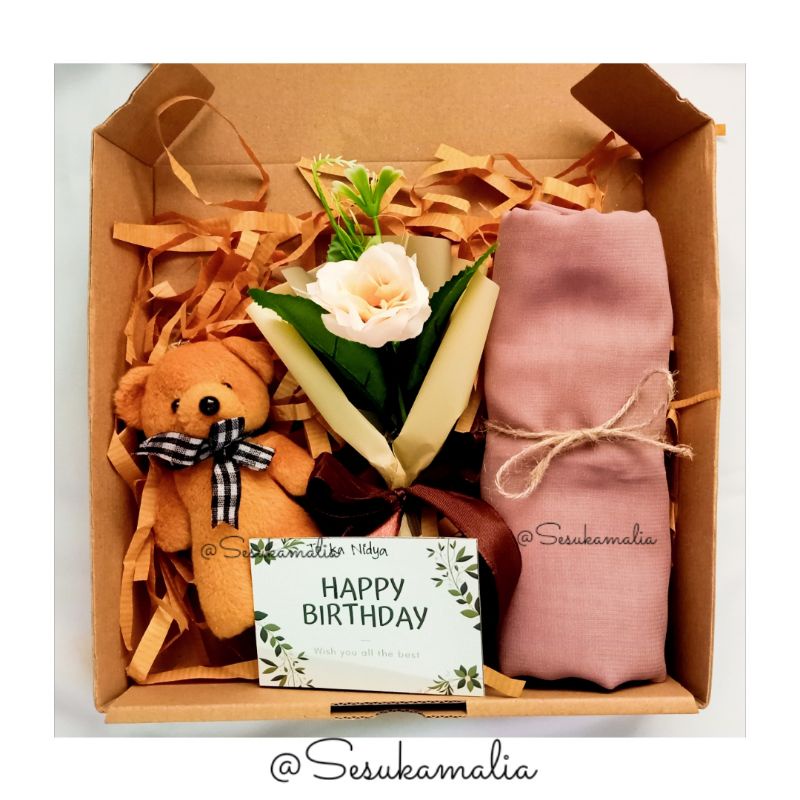 

Kado Ulang Tahun / Kado Anniversary/ Hampers Bunga boneka/