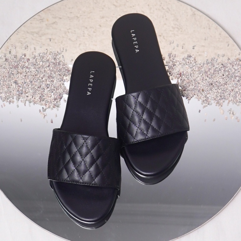 LAPEPA YUK - Sandal Wanita Teplek Selop VANIA Sendal Slop Cewek Flat Slip On Tidak Licin Anti Slide Karet Jelly Promo Sale Size 36 37 38 39 40 Sandal Perempuan Warna BLACK Hitam Premium Original Kekinian Terbaru Shoes ORI Mall Official Store