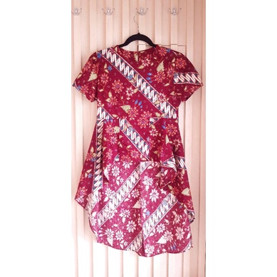 Top Batik Maroon Asimetris Preloved