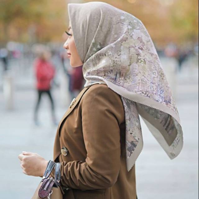 Buttonscarves New York Reborn in Soho