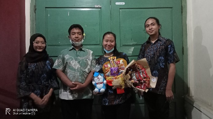 Maura Couple - Sania Ruffle Batik Couple Ori Ndoro Jowi Garansi Termurah Shopee -  Batik Modern Solo