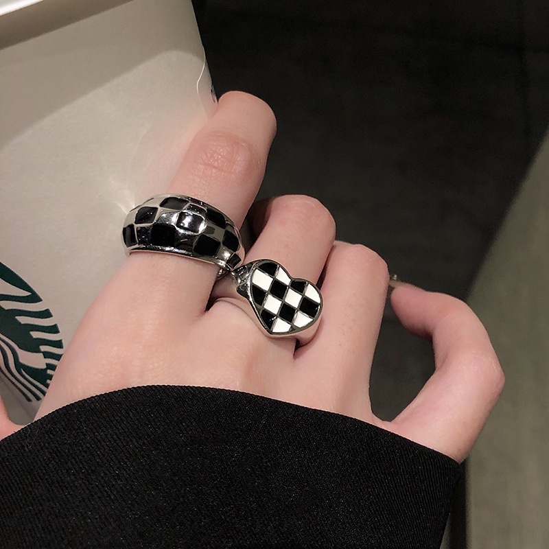 YEEZII Retro Heart Ring Set Simple Black Gem Checkerboard Butterfly Rings Silver Chain Ring for Women Accessories Jewelry