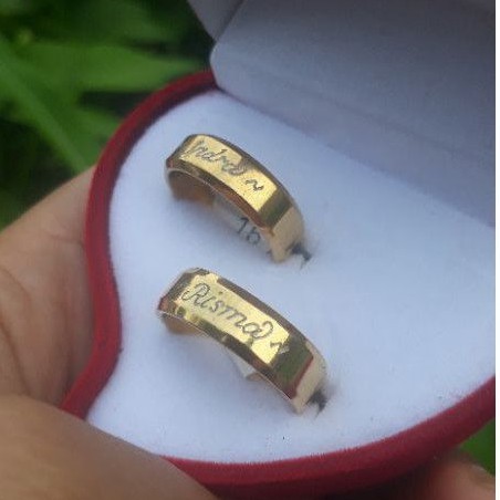 Cincin nama titanium