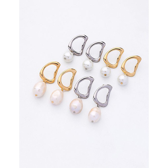 LRC Anting Tusuk Fashion (glass Pearl) 925 Silver Needle Freshwater Pearl Stud Earrings F75125