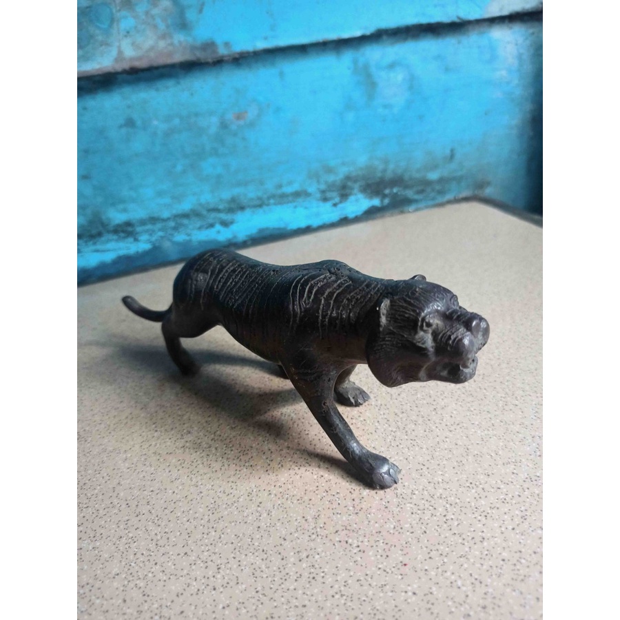 Barang Antik Patung Macan kumbang Koleksi Antik