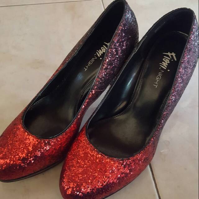 Preloved sepatu pesta merk fioni night size 38 blink blink merah hitam