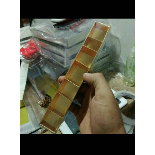 

Box kotak coklat sekat 7 - box nastar mochi coklat sekat 7x1