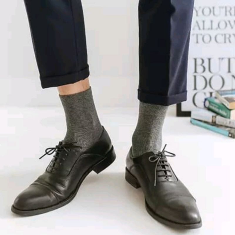 kaos kaki kerja kantoran polos panjang sebetis pria dewasa / bahan cotton spandek lembut halus dan berkualitas terjamin bagus