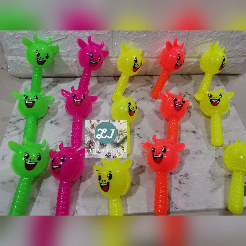 RUBBER STIK TOYS STICK TOY MAINAN ANAK Boneka Lampu dan Suara Puffer Ball cute animal best