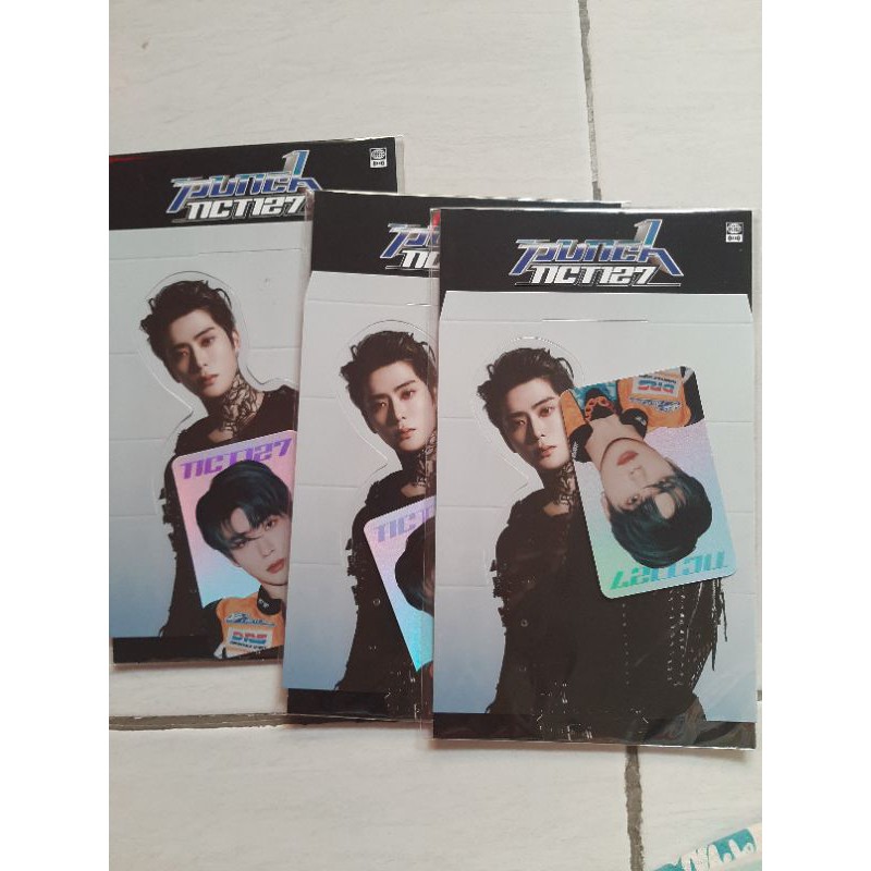 holo standee jaehyun punch