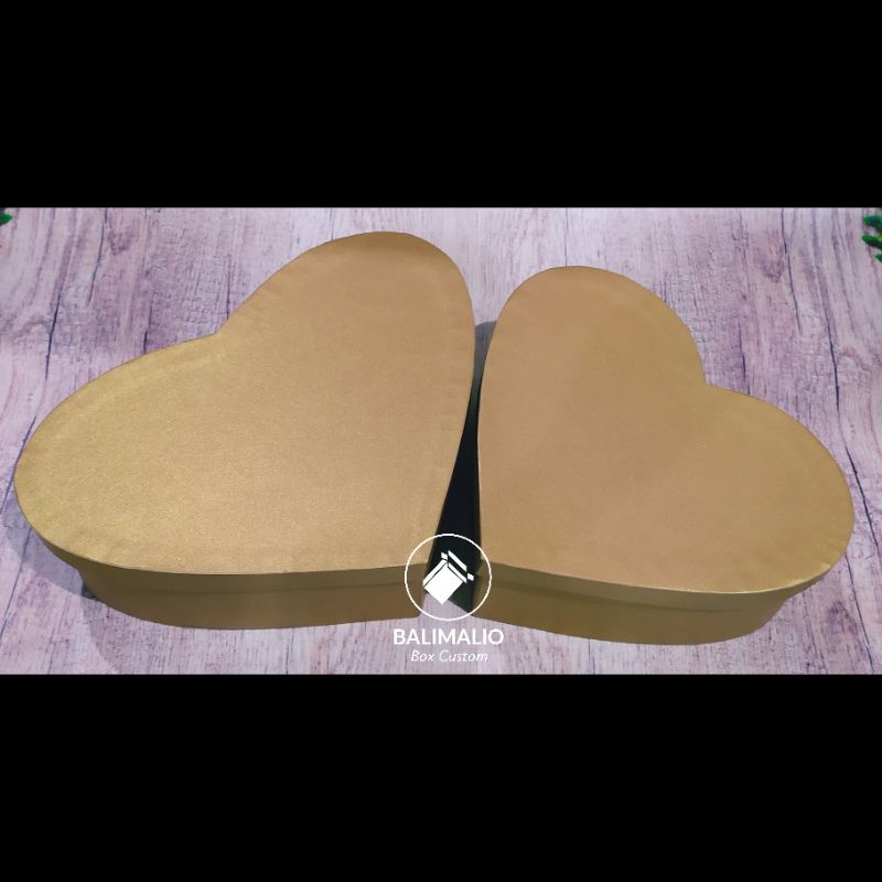 

BOX LOVE 30cm T.10cm / kotak kado / box hampers / bloom box