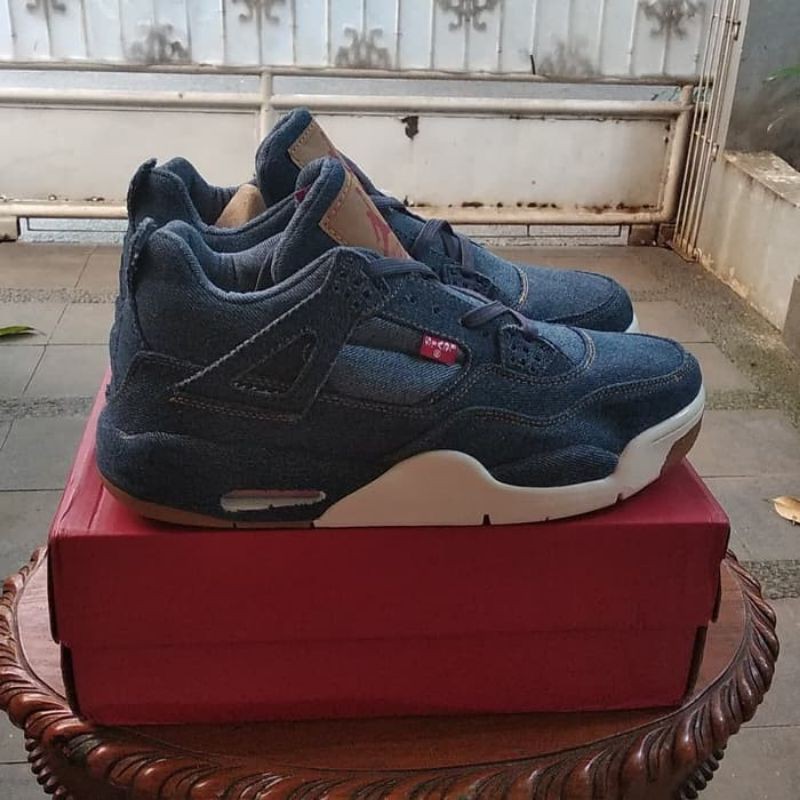 Sneakers Air Jordan 4 LOW Levis