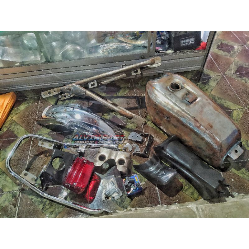 Body Set Gl100 Tangki gl100 Buntutan gl 100 Begel Set Pangkon&Stoplamp Selebor&sambungan Gl 100 Kepe