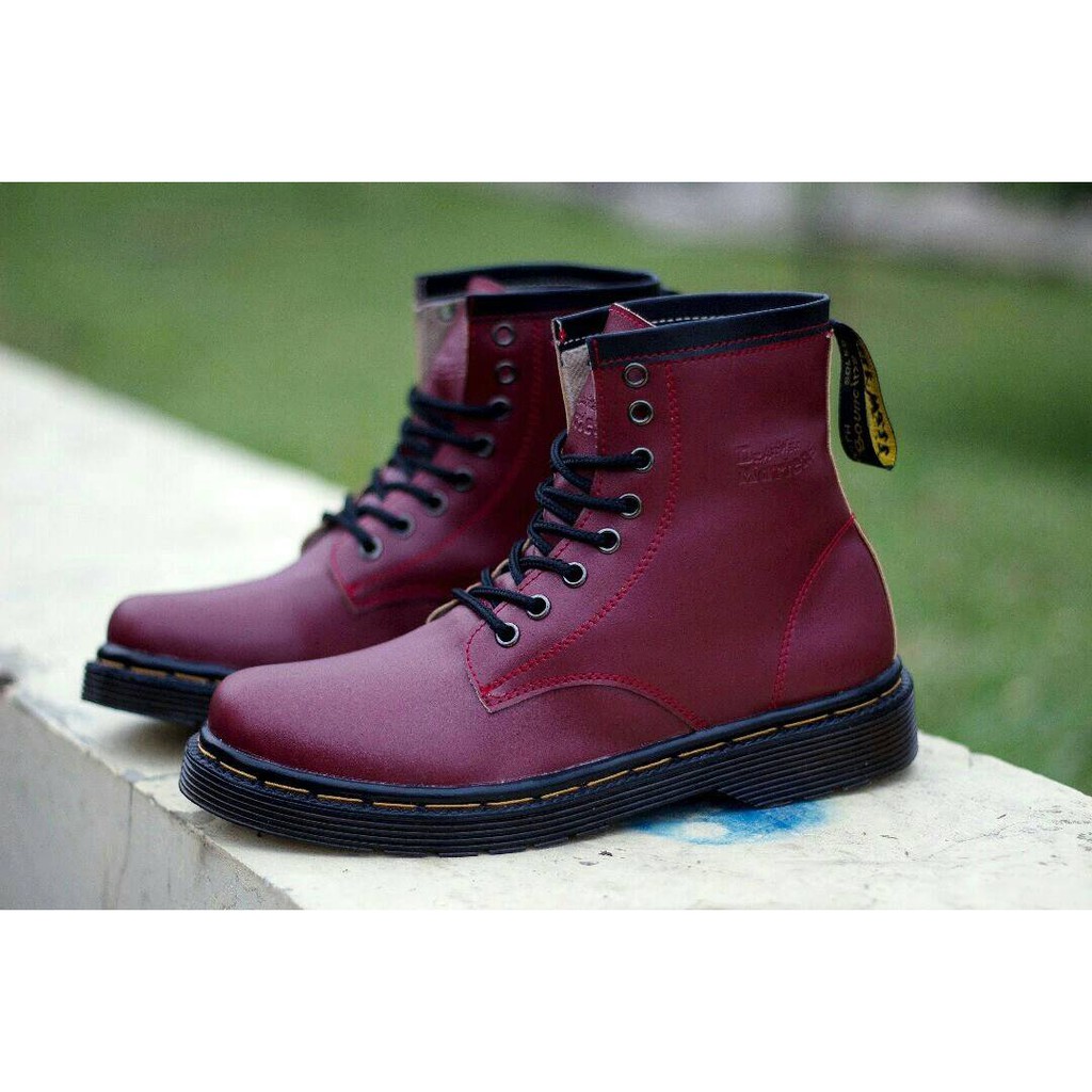 Sepatu Docmart Dr Martens Boots High pria terlaris