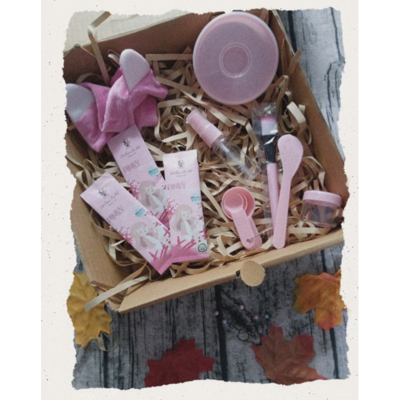 

GIFT BOX / PAKET HAMPERS / BOX MASKER WAJAH ORGANIK / KADO ANNIVERSARRY / KADO ULANG TAHUN