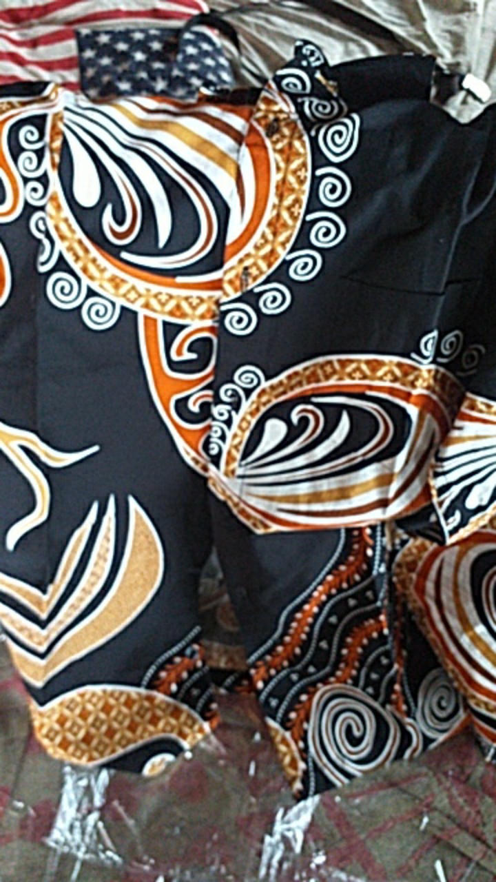[gridline - Ls028 Black Orange & Navy Green] Kemeja Batik Pria Katun Lengan Panjang Slimfit