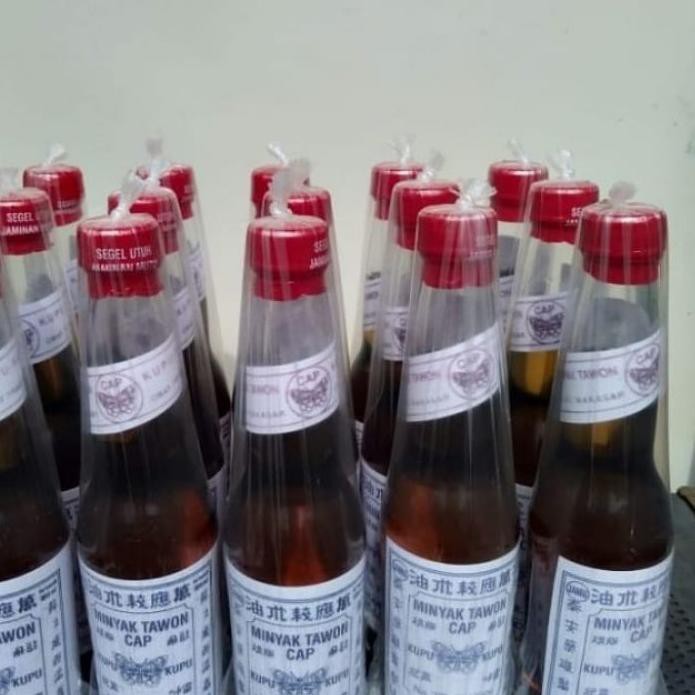 ➦ minyak gosok tawon ASLI MAKASSAR 330ml netto, bisa buat urut , buat gatal gatal banyak manfaat nya