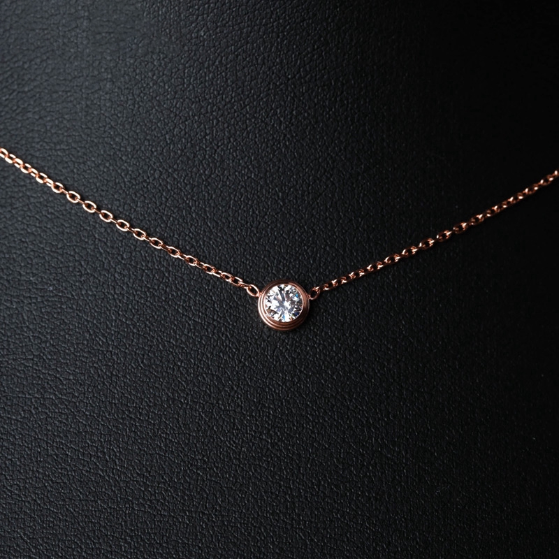 Kalung Wanita Titanium Dengan Liontin Berlian Bahan Titanium Steel Warna Rose Gold Untuk Wanita