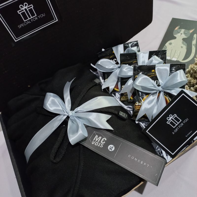 [HOODIE D] GIFT BOX HAMPERS COWOK/CEWEK PREMIUM GIFT BOX HOODIE BLACK SERIES HADIAH WISUDA KADO ULANG TAHUN GIFT BOX SNACK HAMPERS MAKANAN MINUMAN