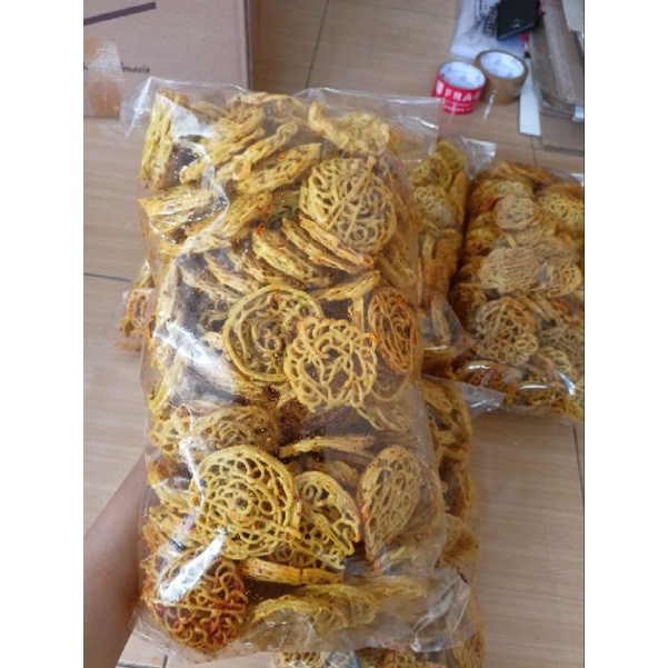 

SEBLAK KERING KERUPUK MIE KUNING 500GRAM / SEBRING PEDAS DAUN JERUK