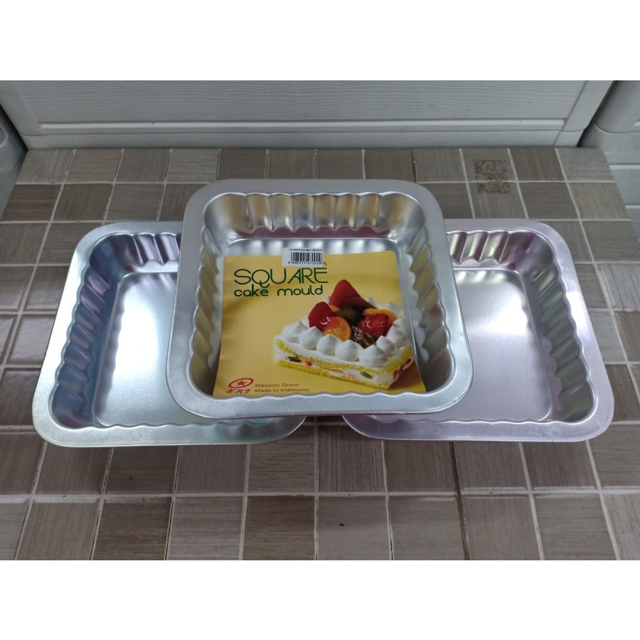 MASPION Cetakan Kue Segi Aluminium Foil 18 x 18 cm