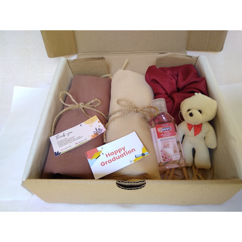 

Hampers Murah kado ulang tahun kado wisuda kado anniversary gift box murah kado murah
